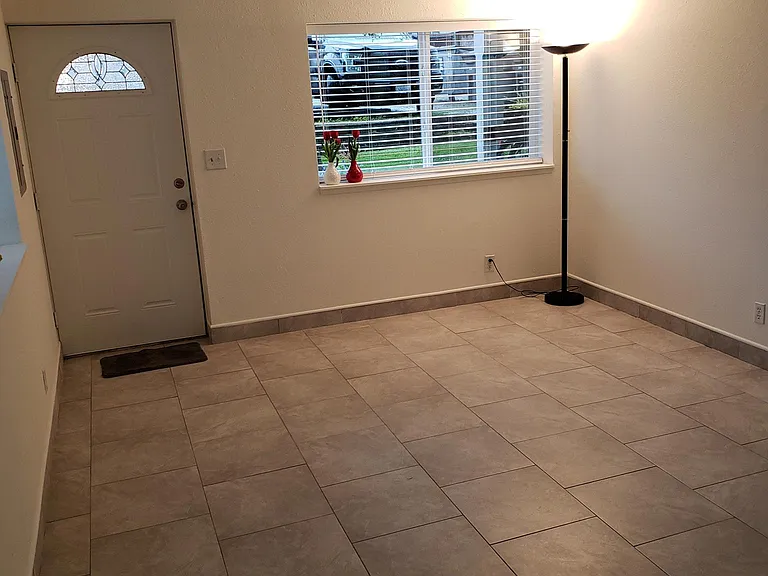 2322 Hoyt Ave #1 — Photo 4