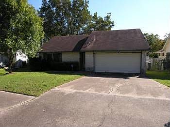 1st image of 303 Loganberry Ct
