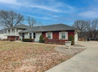 3223 Sunrise Slope Dr, Independence, MO 64052