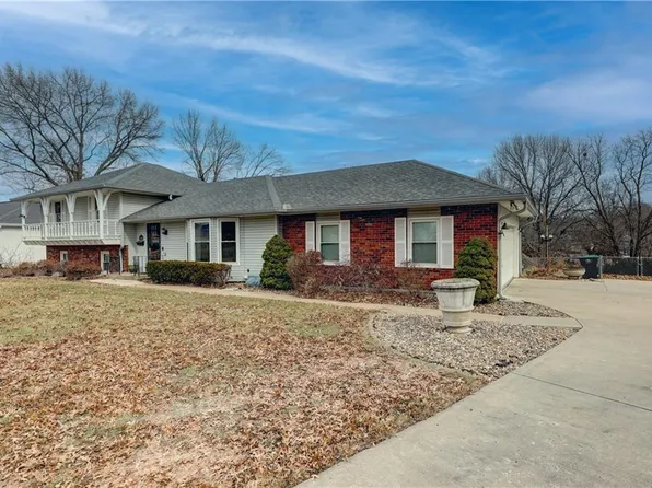 3223 Sunrise Slope Dr, Independence, MO 64052