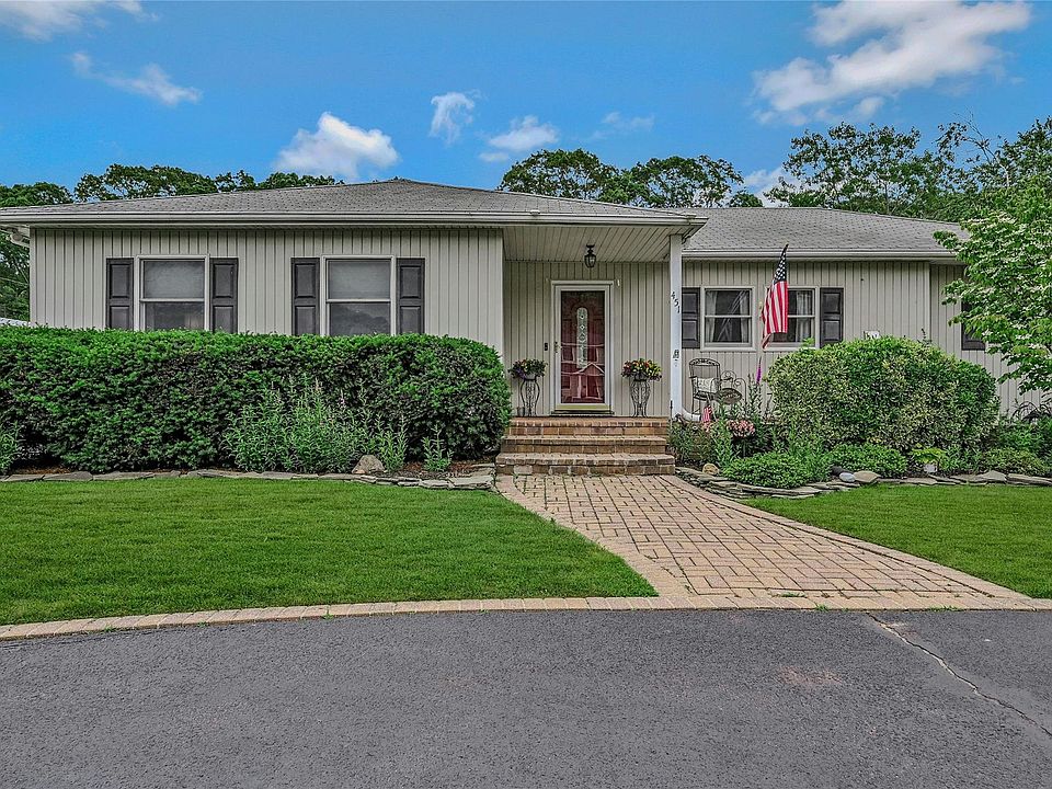 1st image of 451 Sayville Boulevard