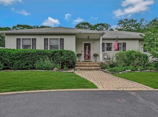 451 Sayville Blvd, Sayville, NY 11782