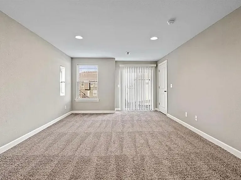 10518 Clubhouse Dr #10518 — Photo 4