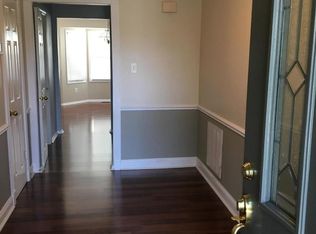 41 Rutherford Cir, Sterling, VA 20165