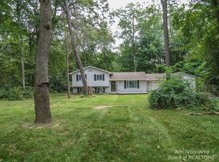 11251 Rodaeo Dr, Pinckney, MI 48169