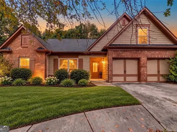 318 Gather Cir, Lawrenceville, GA 30043