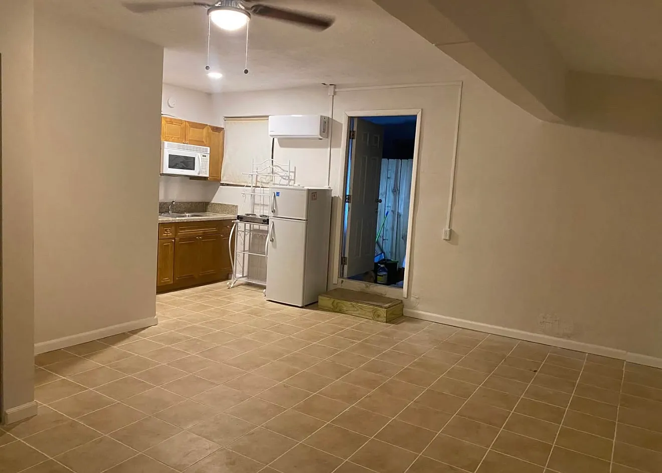 1 bed, 400 sqft, $1,400 — Photo 3