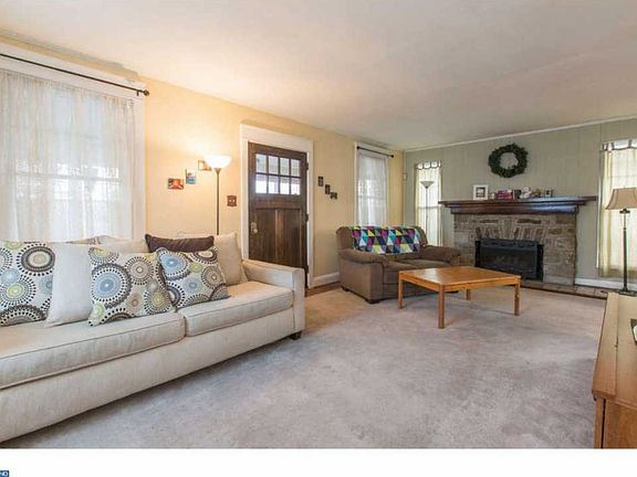 4th image of 3821 Bonsall Ave