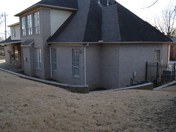 back left side view of house