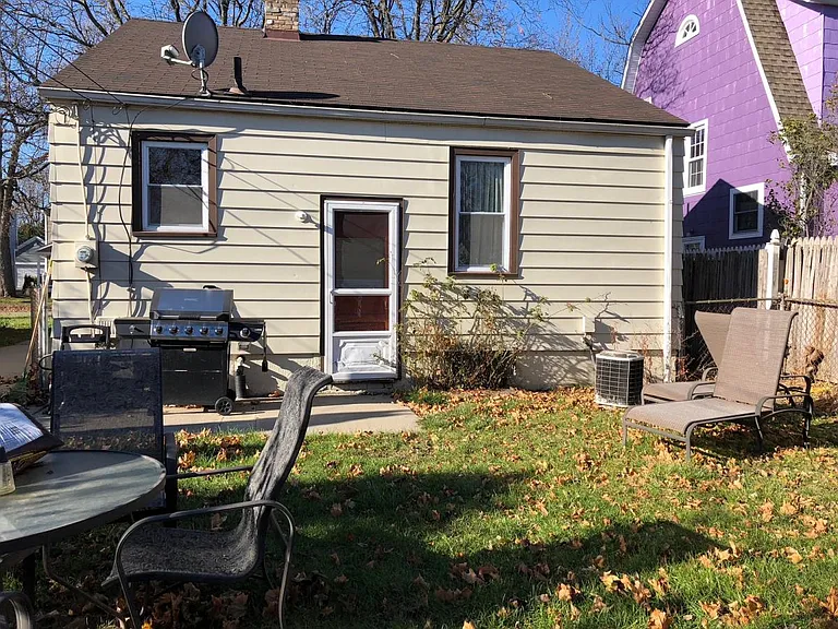 3754 Buckingham Ave — Photo 9