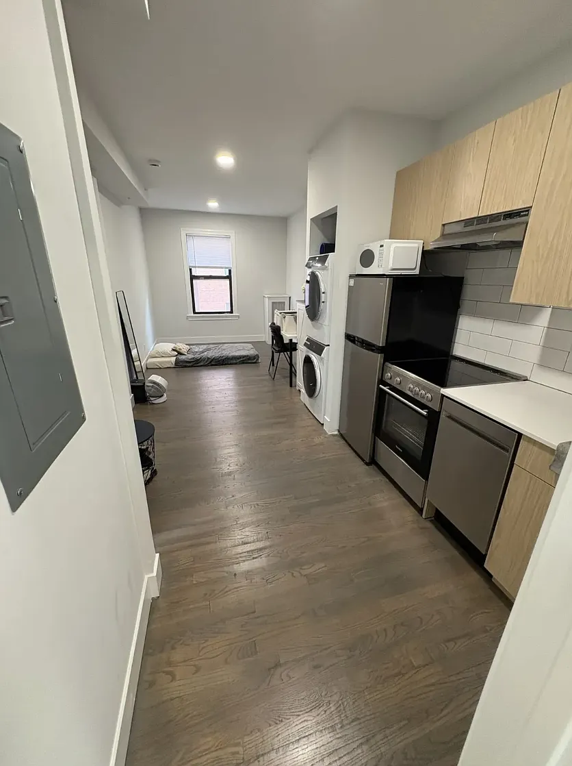 Studio, 450 sqft, $2,650 — Photo 2