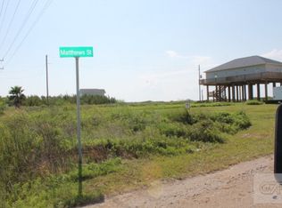 994 Matthews St, Gilchrist, TX 77617
