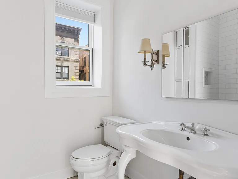 72 Hamilton Ter — Photo 16