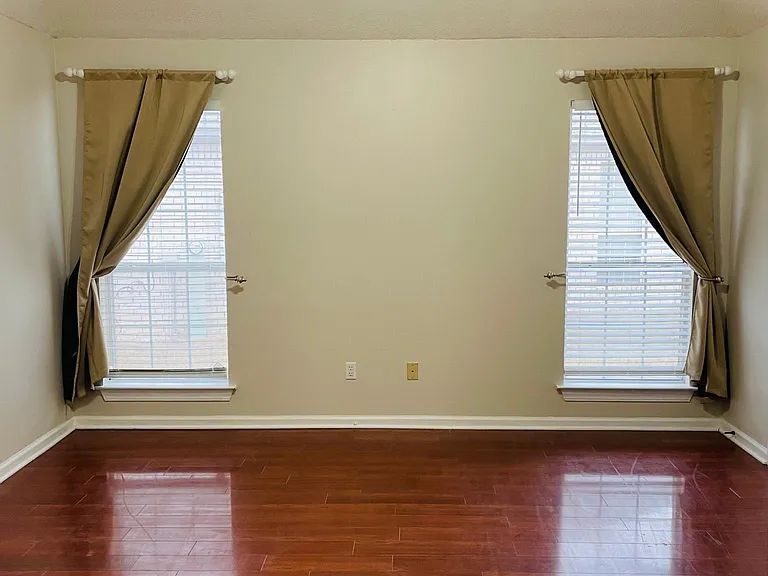9352 Club Walk Ct — Photo 3