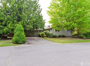 19615 23rd Ave NE, Poulsbo, WA 98370