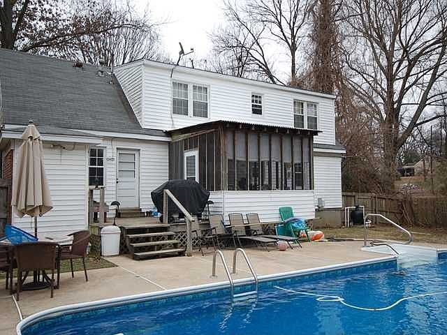 2nd image of 2443 Arthur Rd