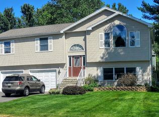 20 Bowdoin Dr, Brewer, ME 04412