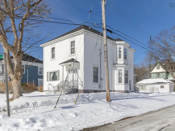 48 Albert St, Yarmouth, NS B5A 3N6
