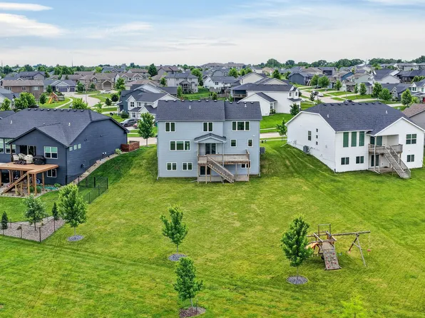 3667 NW 165th St, Clive, IA 50325