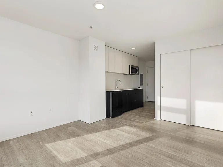 722 E Pike St — Photo 24