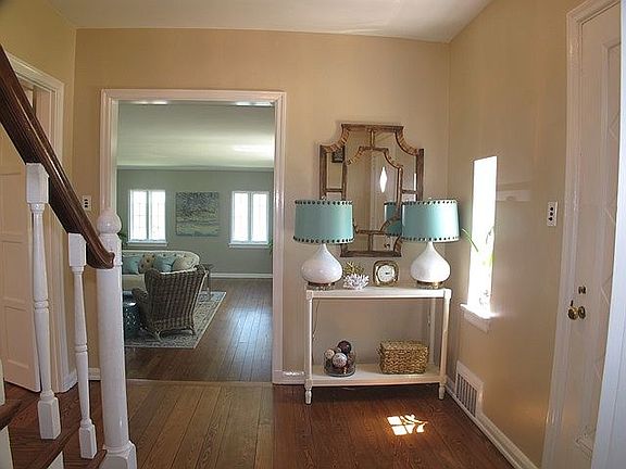 3rd image of 320 Compton Hills Dr