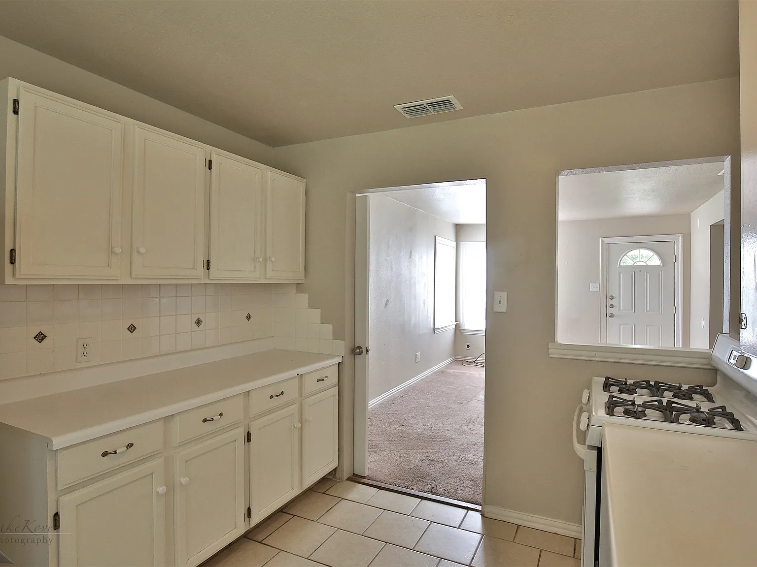 3 bed, 981 sqft, $1,300 — Photo 2