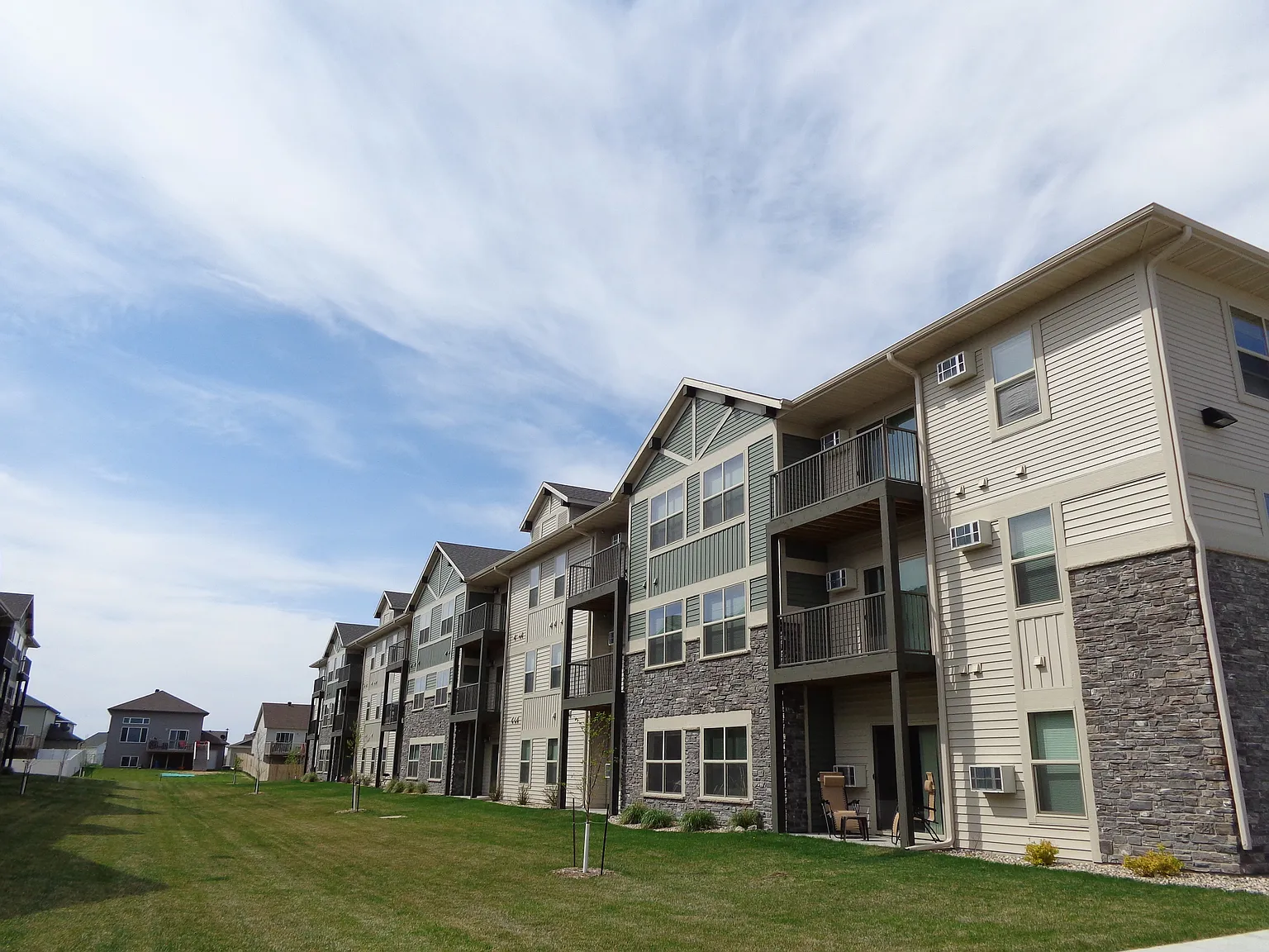 Aspen Trail Apartments — Photo 2