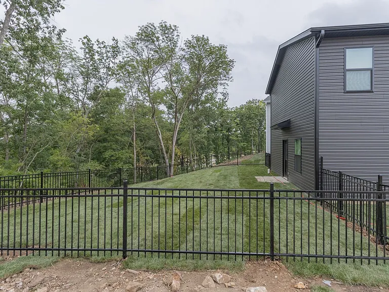 2832 Emery Dr — Photo 26