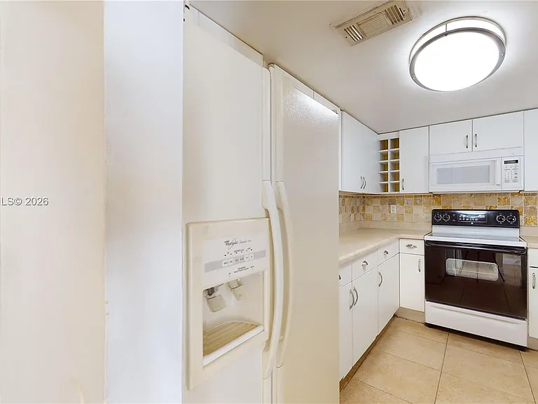 2055 SW 122nd Ave #108 — Photo 6