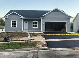 639 Lakeview Ave, Merrimac, WI 53561