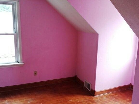 5th image of 1622 Hamilton Ave