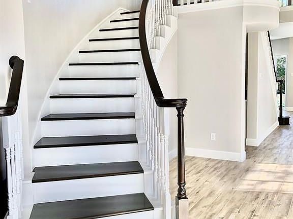 3rd image of 5711 Silver Bay Ct