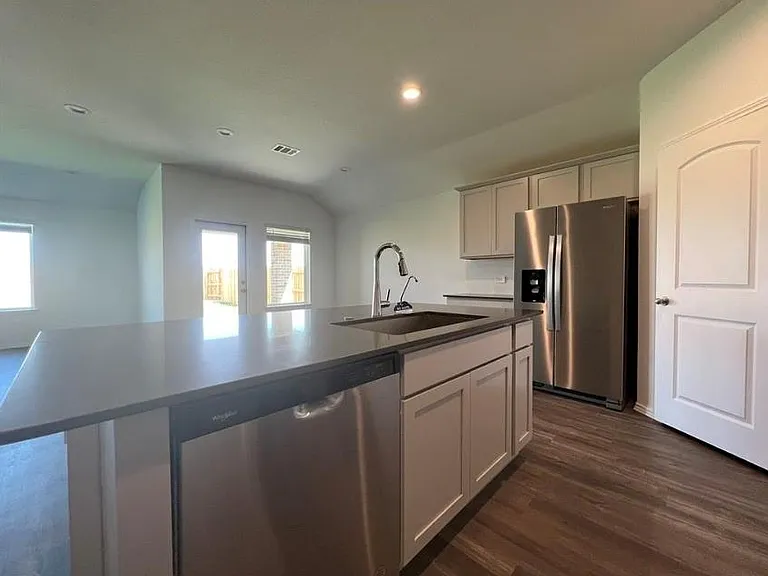 5037 Almond Terrace Dr — Photo 2