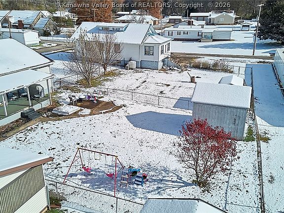 4th image of 618 2nd Ave