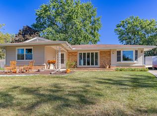516 Corrinthia Ct, Elk Grove Village, IL 60007