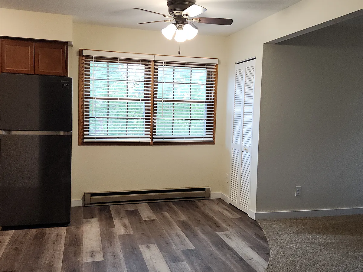 Dining Area - W156N11357 Pilgrim Rd #4