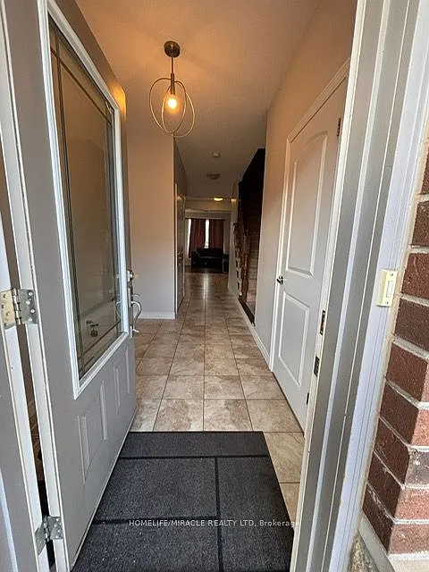 380 Lake St — Photo 2