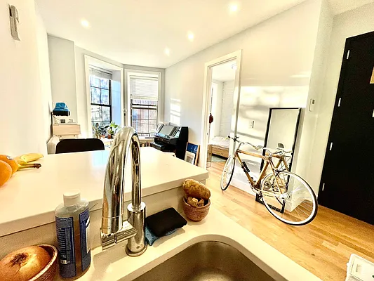 Rented by Pear NYC LLC | media 43
