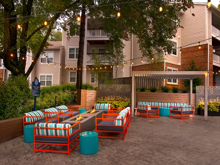 Halstead Reston — Photo 13