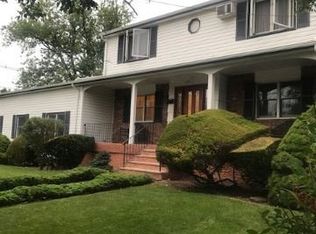 164 Archer St, Freeport, NY 11520