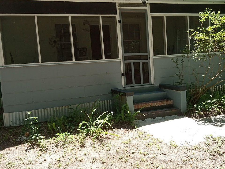 1st image of 210 PINE Avenue