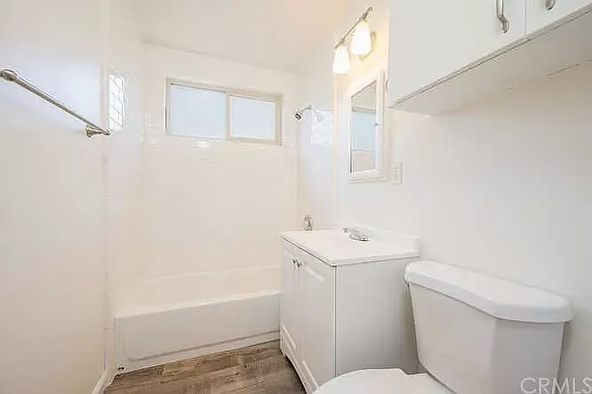 2 bed, 900 sqft, $2,700 — Photo 4