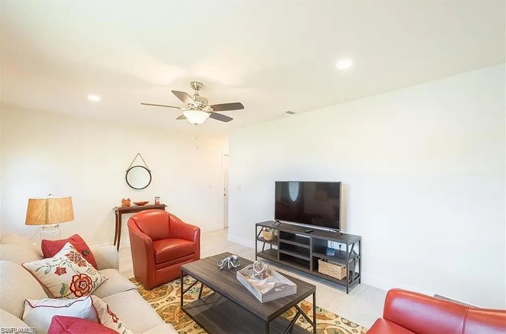 2 bed, 2.0 bath, 1388 sqft, $12,000 — Photo 2