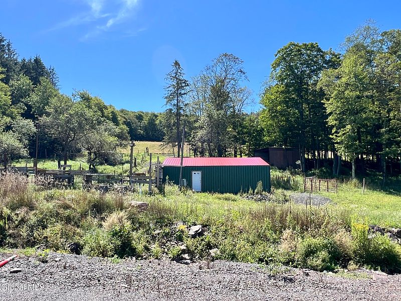 4th image of 46 Dickmann Road