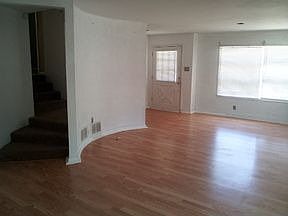 5th image of 629 Topeka Dr