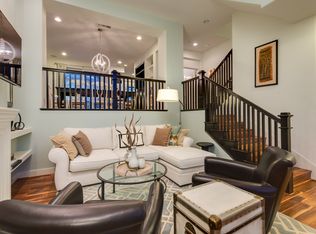 5700 Seawalk Dr APT 10, Playa Vista, CA 90094