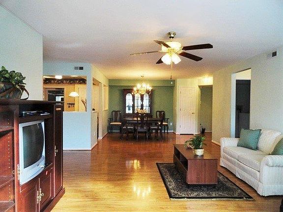 5th image of 9951 Shorewood Ln