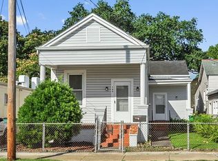 704 Lafayette St, Gretna, LA 70053