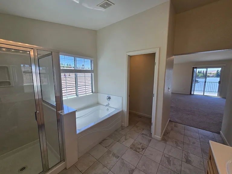 5130 Lakeshore Dr — Photo 27