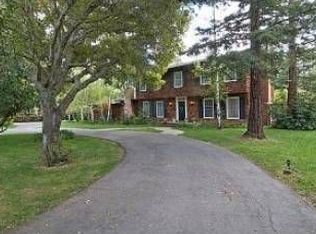 95 Reservoir Rd, Atherton, CA 94027